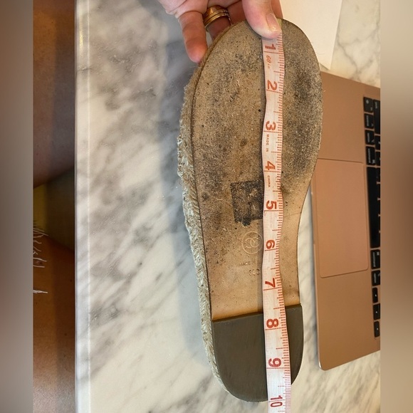 Chanel Sandal Espadrilles slide beige and white with chain detail size 38 - Picture 17 of 17